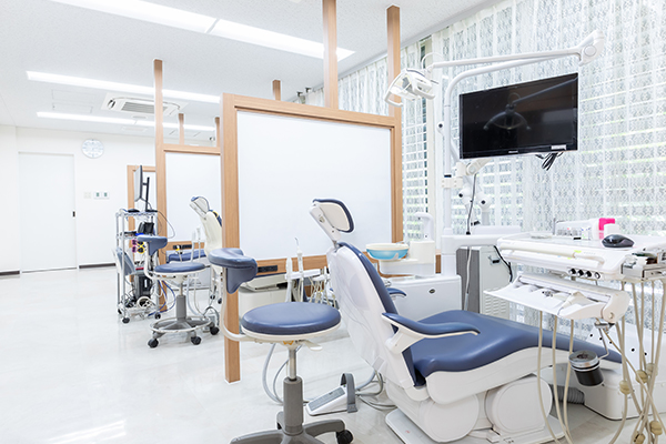 矯正治療の流れと装置